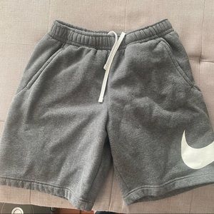 Men's Graphic Shorts Nike Sportswear Club Size Sm
